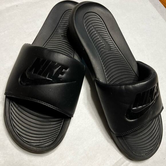 Nike slides, Black, men’s size 13 main image 4